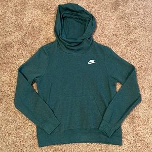 NWOT Dark green Nike hoodie with funnel neck🌲